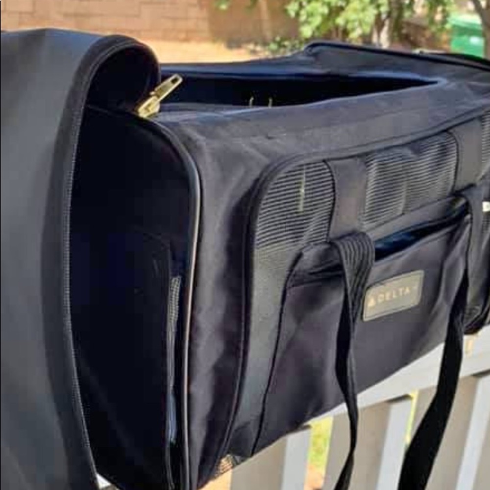 Sherpa Pet Carrier - Medium